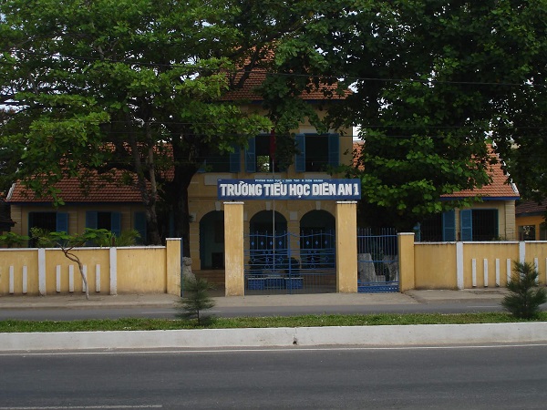Cổng Trường phủ Diên Khánh